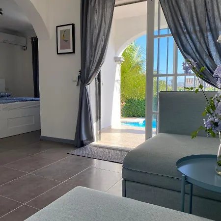 וילה With A Big Garden And Heated Pool מאלגה